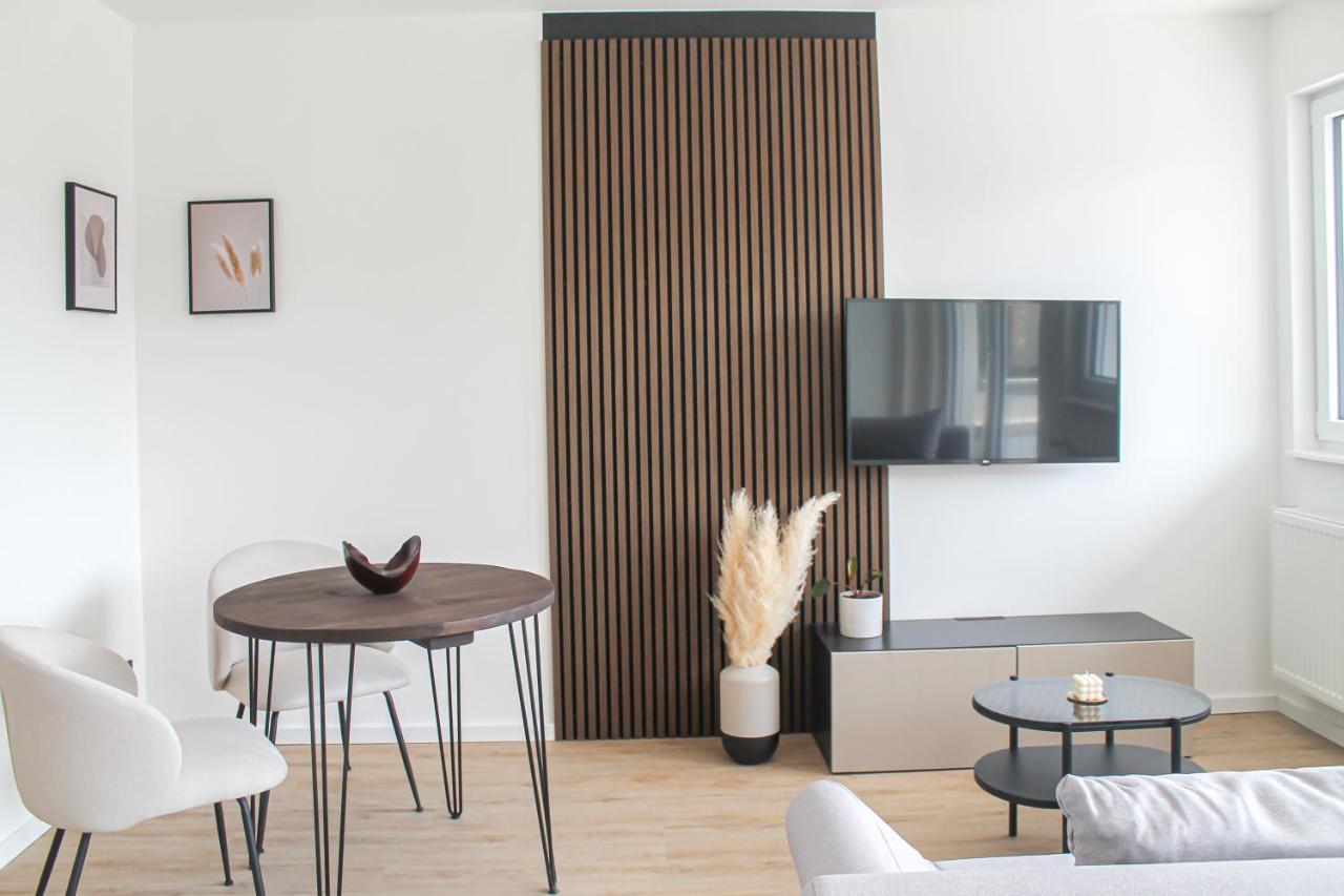 Special Apartment - Stadtnah, Balkon, Parkplatz, E-Ladestation, Gitterbox Fuer Fahrraeder, Fitnessstudio Koblenz  Bagian luar foto